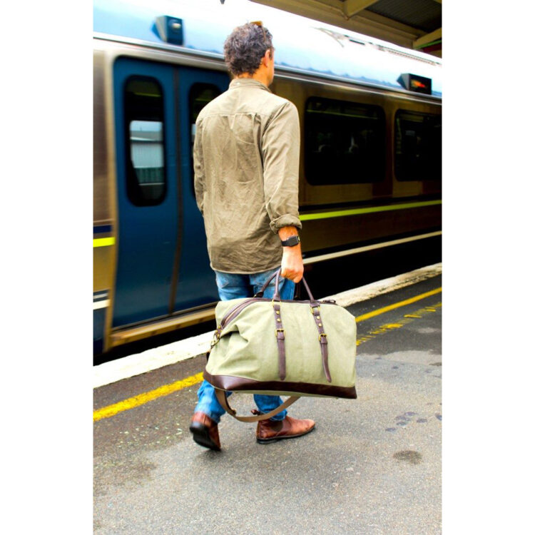 Tekapo Canvas Overnight Bag - Olive